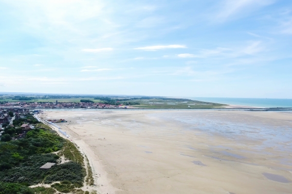 Camping des Dunes 4 étoiles avec accès direct à la plage : vue de la plage