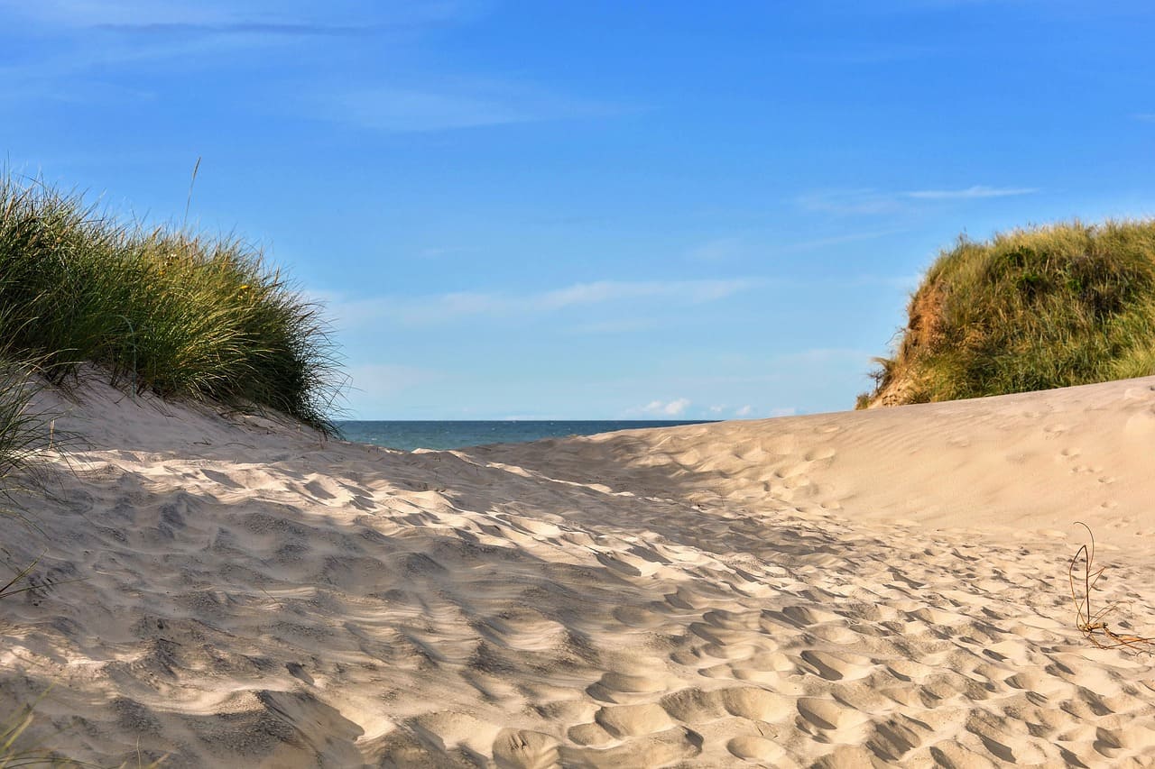 Camping sur la cote d'Opale : vue de la plage à proximité des Dunes